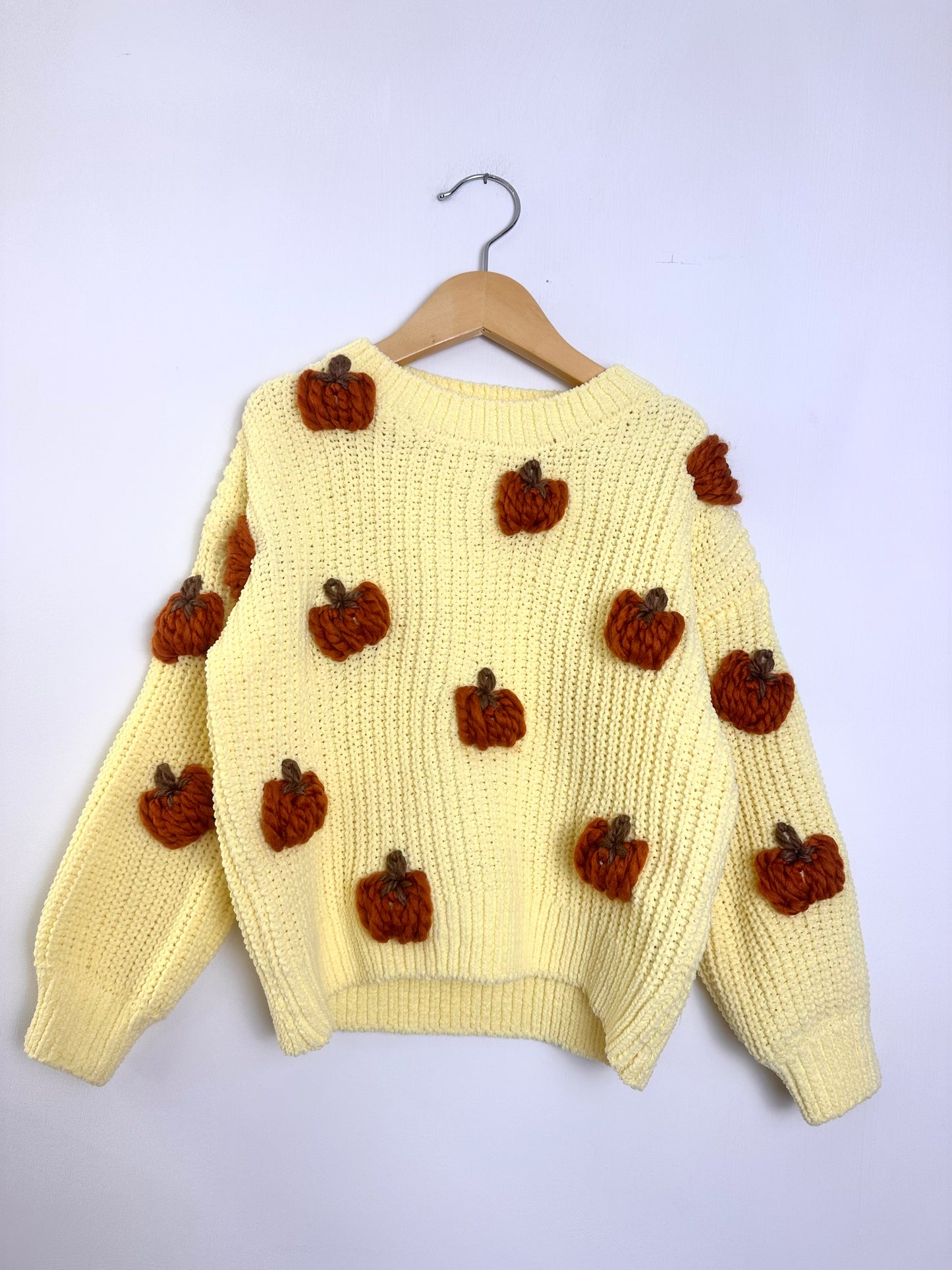 RTS 5/6 years butter sweater w/ pumpkins